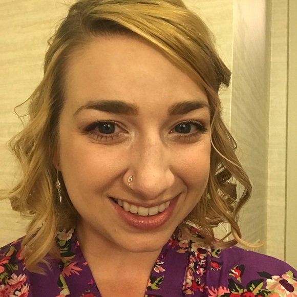 Meet your Posher, Alli - Picture 1 of 3